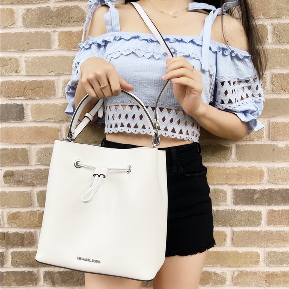 Michael Kors large drawstring bucket bag white - Picture 5 of 10